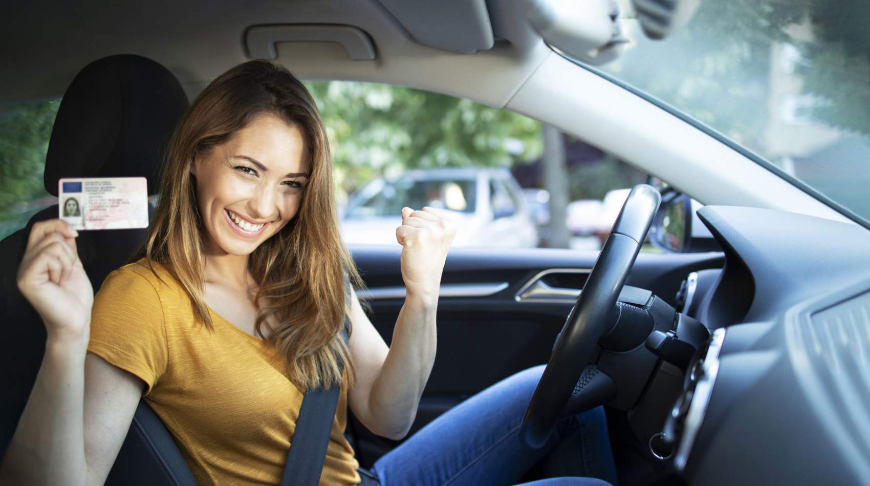 4 things to consider when choosing your driving instructor